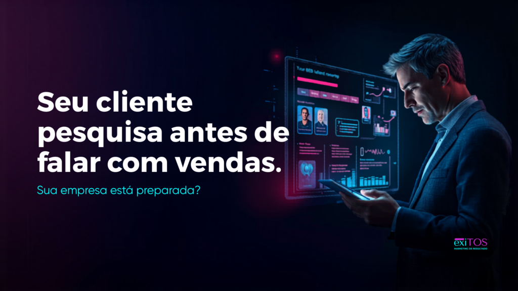 Executivo analisando jornada de compra B2B, presença digital e conteúdos antes da reunião comercial.